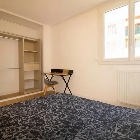 005- 6 Chambres, Tramway, Parking,clim Appartement *