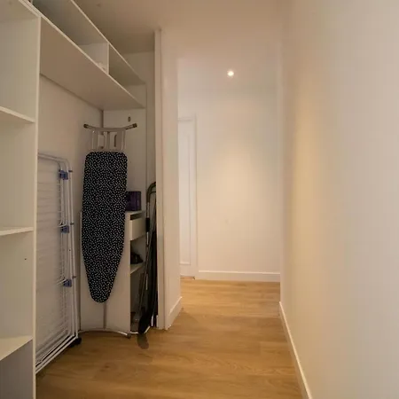 Appartement 005- 6 Chambres, Tramway, Parking,clim *