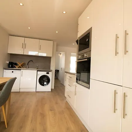 Appartement 005- 6 Chambres, Tramway, Parking,clim *