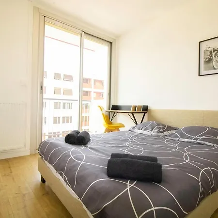 005- 6 Chambres, Tramway, Parking,clim Appartement *