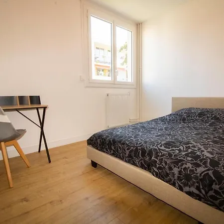 005- 6 Chambres, Tramway, Parking,clim Appartement