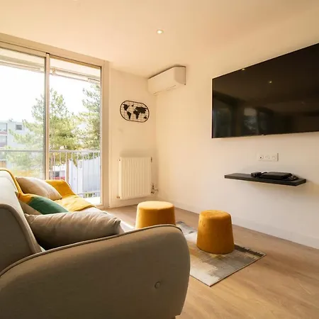 005- 6 Chambres, Tramway, Parking,clim *